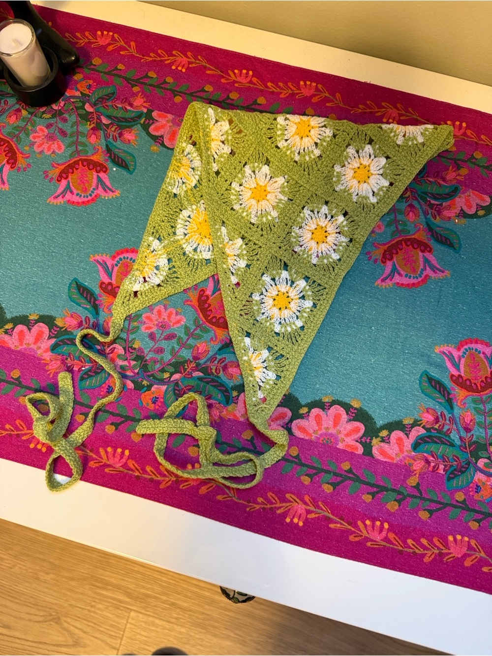 Green Daisy Print Headscarf - Women's Scarves & Wraps - Picture 3 of 3